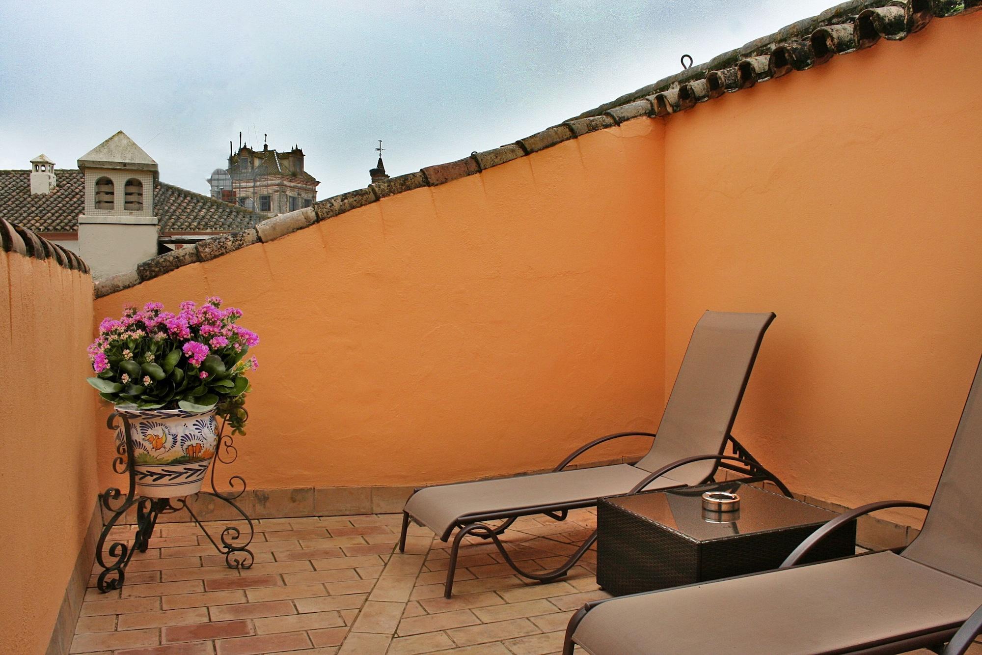 Hotel Alcazar De La Reina Carmona Kültér fotó