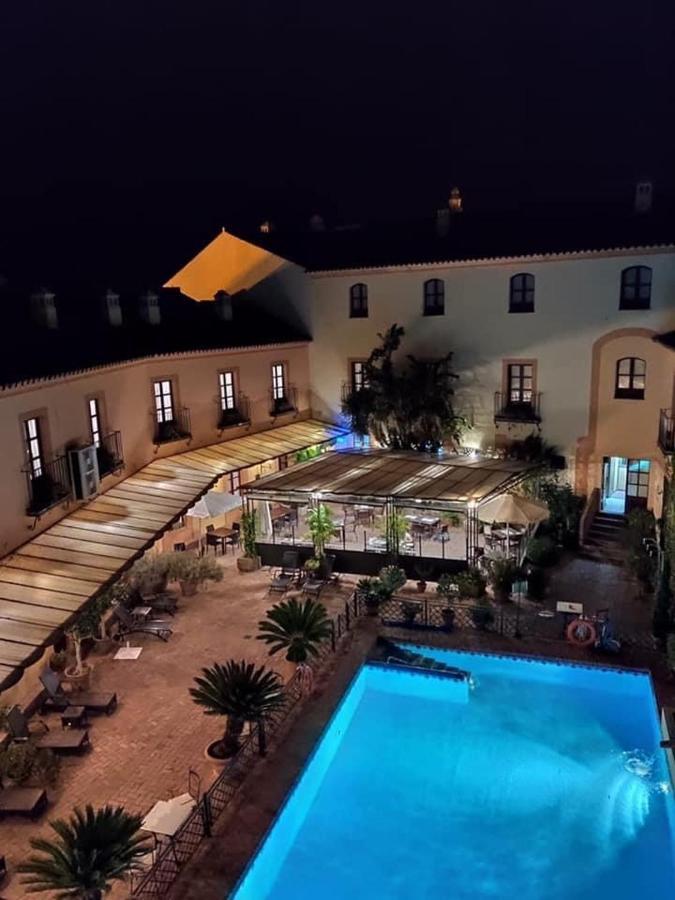 Hotel Alcazar De La Reina Carmona Kültér fotó