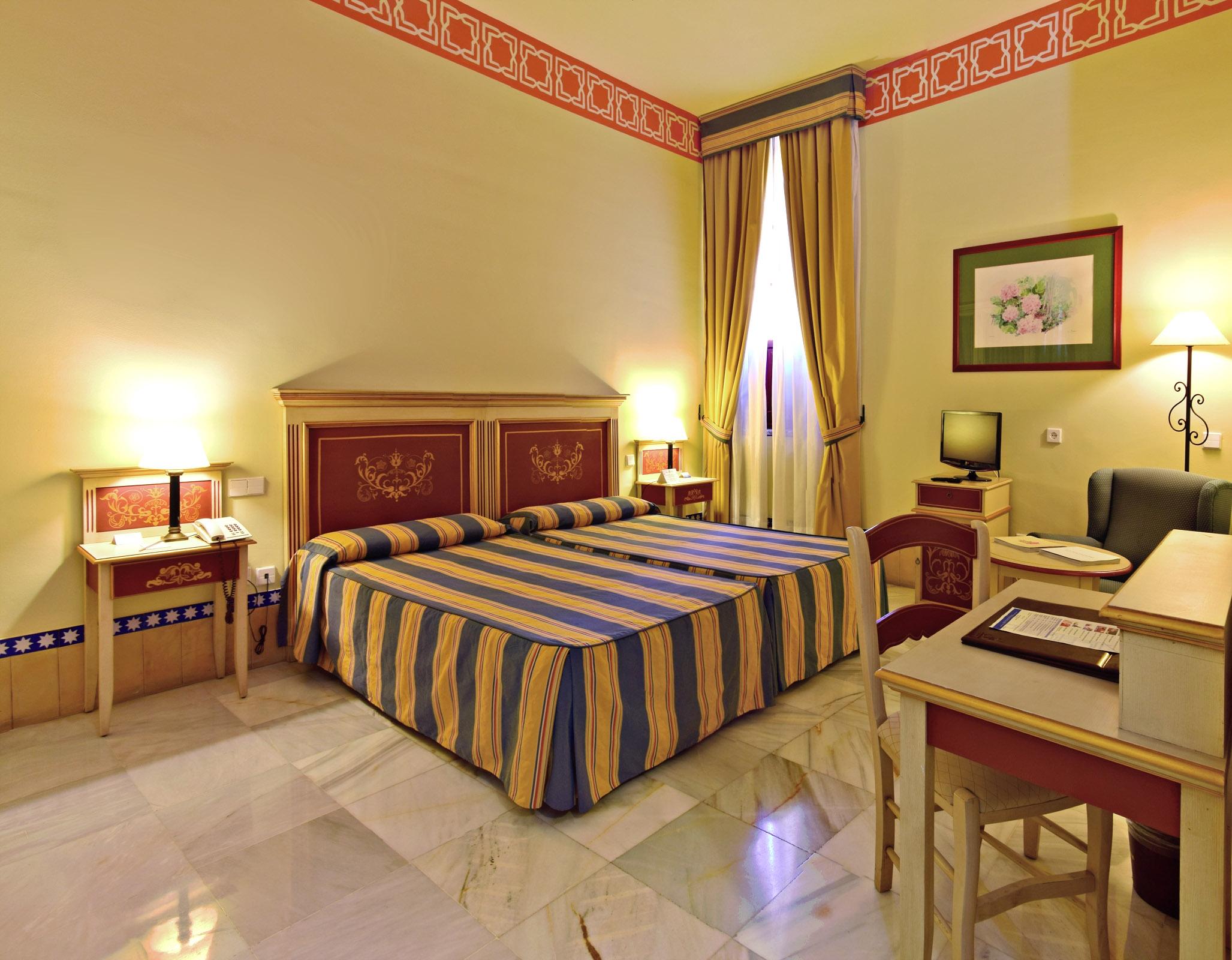 Hotel Alcazar De La Reina Carmona Kültér fotó