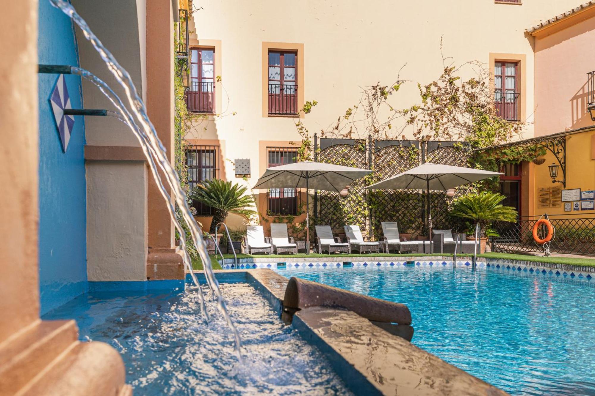 Hotel Alcazar De La Reina Carmona Kültér fotó